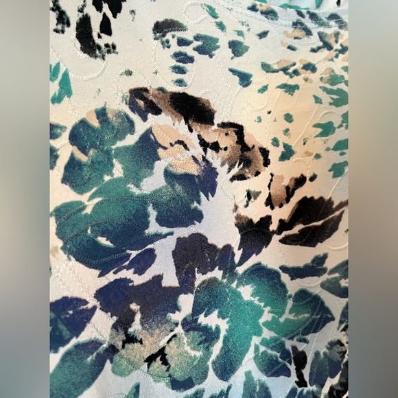 JM Collection Floral Print Textured Top - Light Blue Hues Women’s size XL - Picture 5 of 16